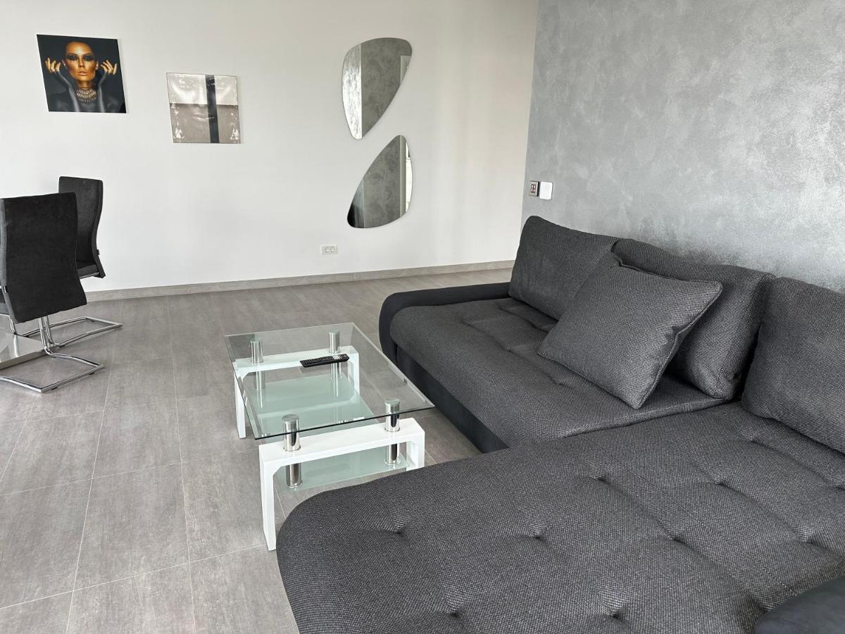 Fabulous Penthouse Lakeview W20 Appartamento Bucarest