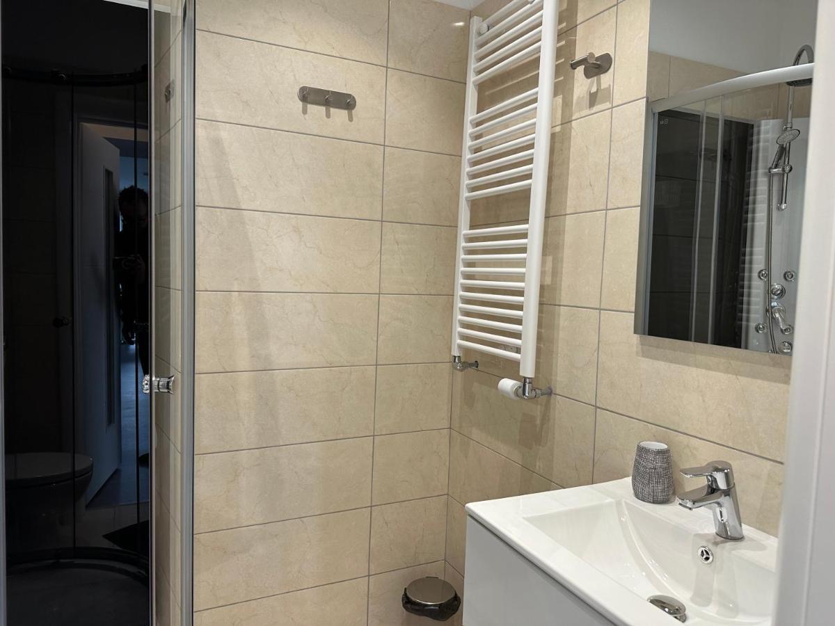 Fabulous Penthouse Lakeview W20 Appartamento Bucarest